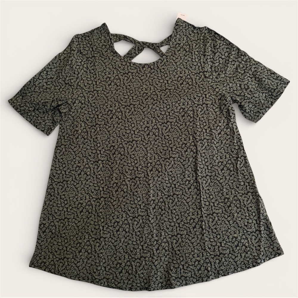 Lane Bryant Shirt Women's Size 10/12 Perfect Sleeve Back-Detail Green